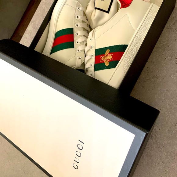 Gucci Shoes - Gucci (Bee) tennis shoes